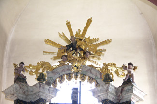 Kirche Höchheim Altarbekrönung