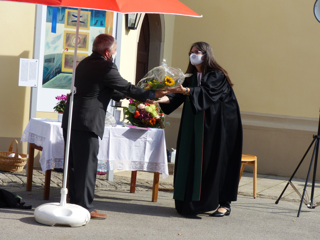 und über die Rede und die Blumen von Bürgermeister Michael Hey im Namen der politischen Gemeinde Höchheim.